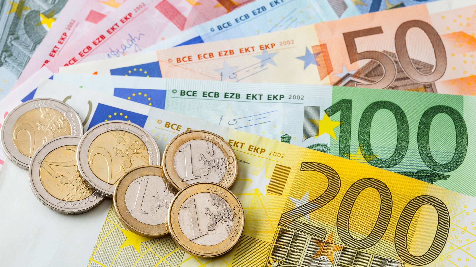 Иностранная валюта евро. Евро валюта. Деньги евро. Валюта Германии евро. Евро купюры и монеты.