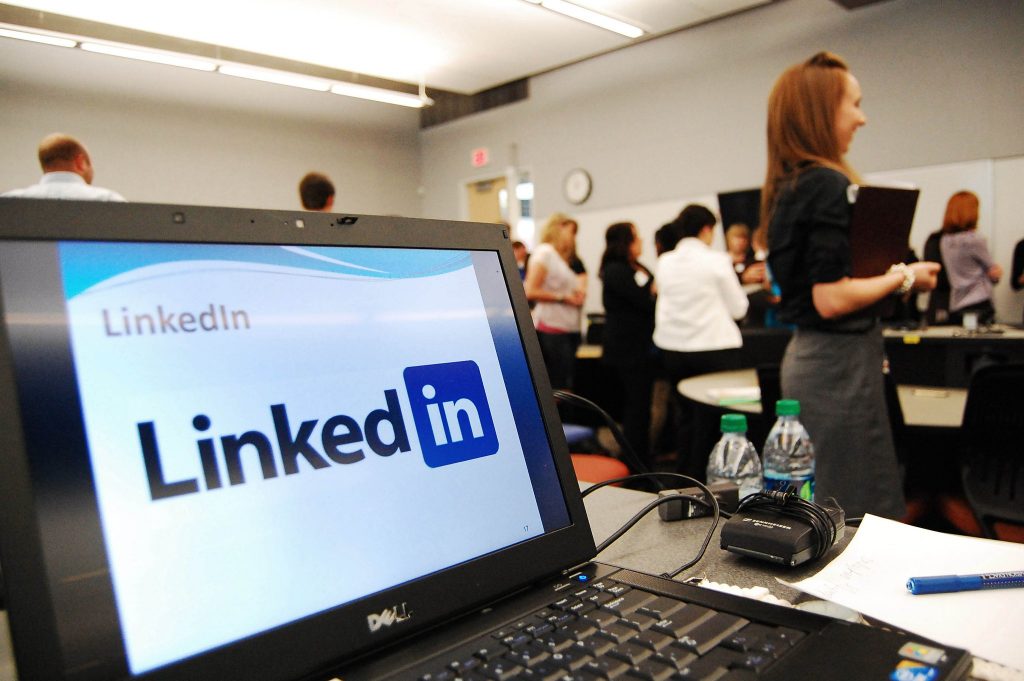 alphagamma how to pitch journalists over linkedin to get a response entrepreneurship